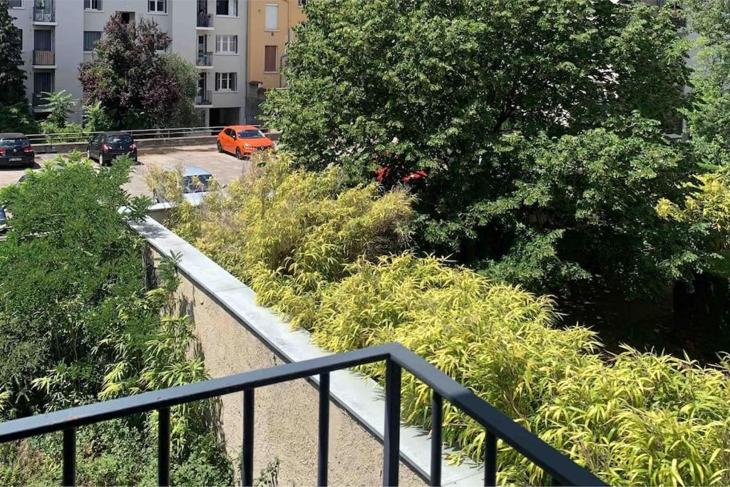 Traversant Elegant - Parking Prive Apartment